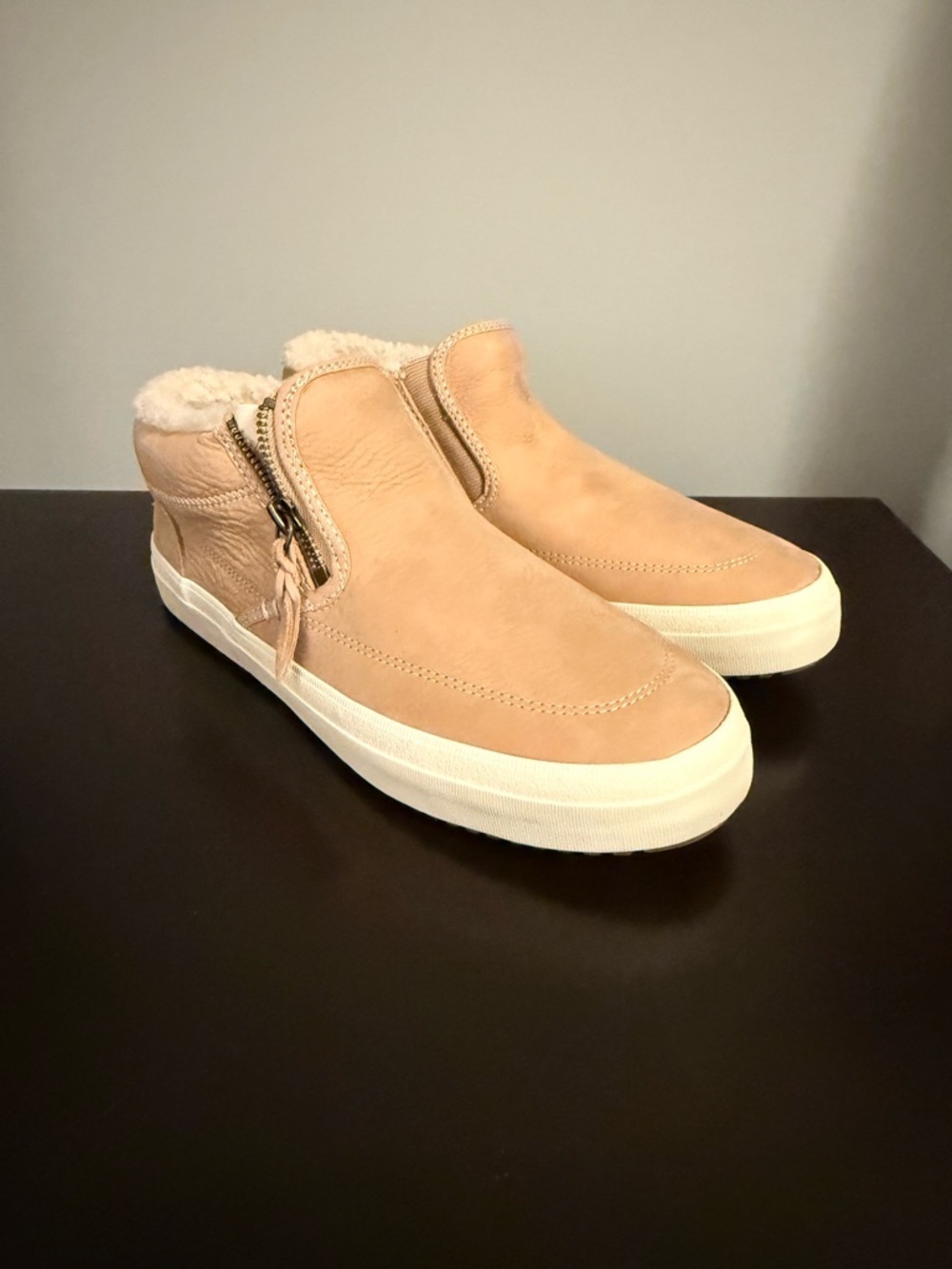 Sperry Crest Lug Side Zip Cozy Leather Sneaker Boots Beige Shearling Women 9 - Picture 2 of 10